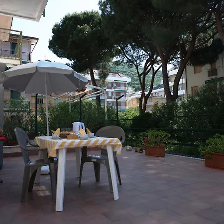 Arenelle House By Holiday World Apartment Lavagna